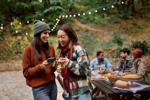 How to Eat Less Without Feeling Deprived This Thanksgiving